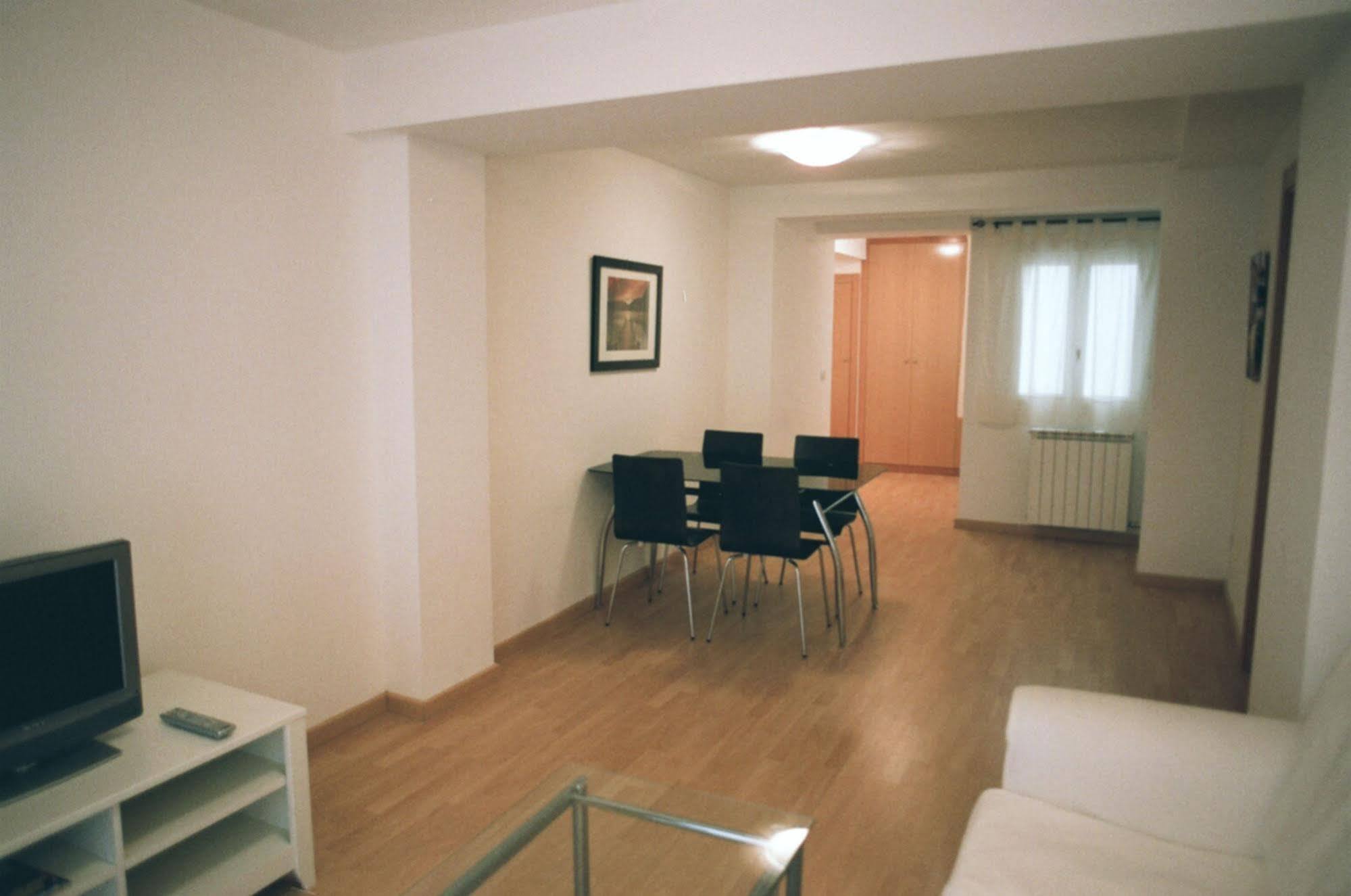 Apartamentos Auhabitat Zaragoza, Edificio De Apartamentos Turisticos Ngoại thất bức ảnh