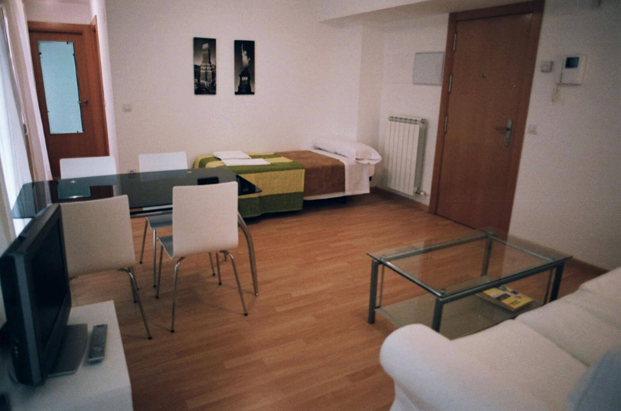 Apartamentos Auhabitat Zaragoza, Edificio De Apartamentos Turisticos Ngoại thất bức ảnh
