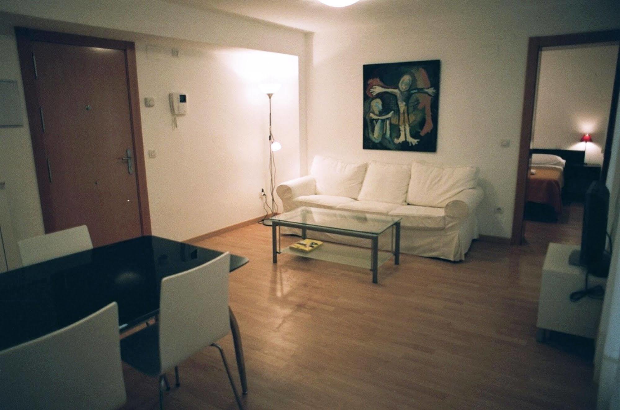 Apartamentos Auhabitat Zaragoza, Edificio De Apartamentos Turisticos Phòng bức ảnh